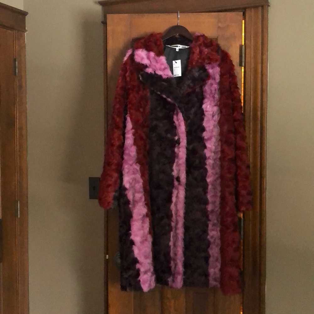 ❌SOLD❌NWT MCQ ALEXANDER MCQUEEN  Faux Fur Coat - Picture 8 of 16